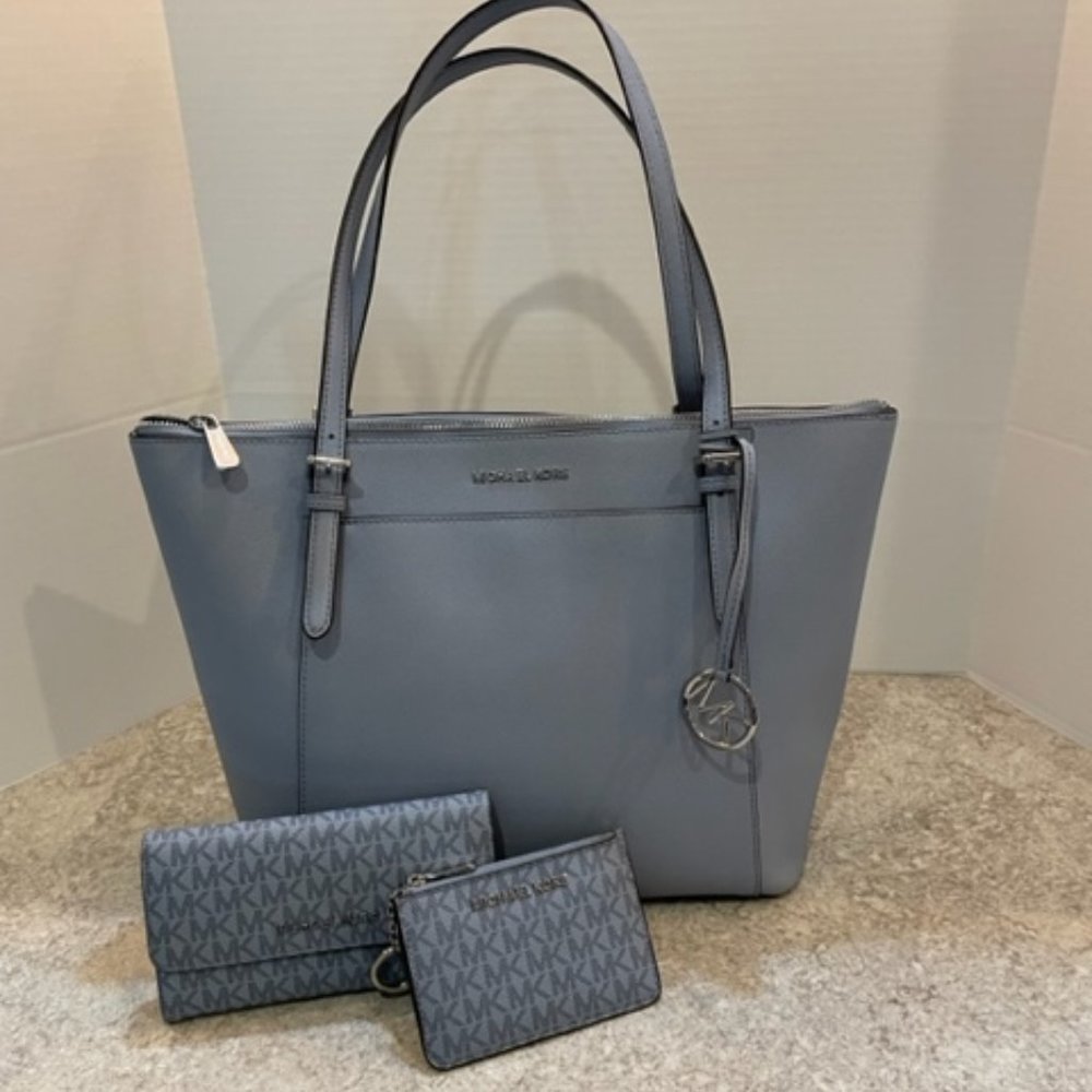 Michael kors large tote blue deals